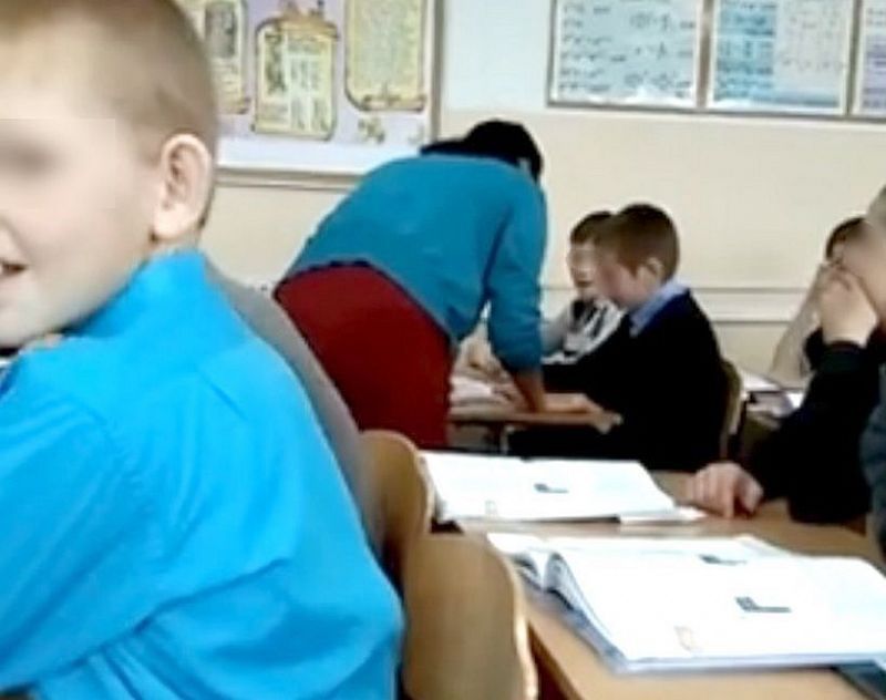 Школьник снял на камеру секс с учительницей