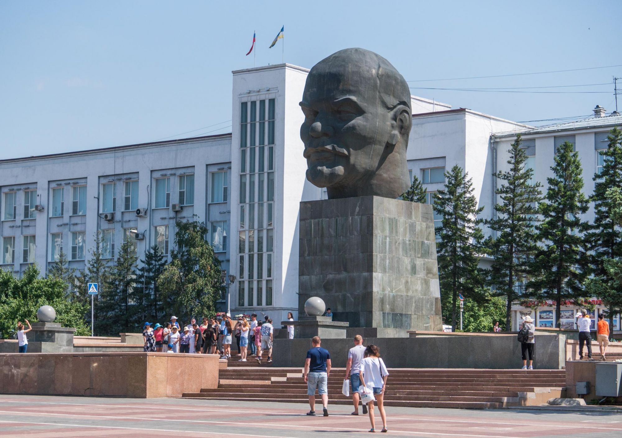 Бурятия время сейчас. Площадь советов Улан-Удэ. Улан-Удэ площадь площадь советов-. Достопримечательности Улан-Удэ площадь советов. Территория площадь Улан Удэ.