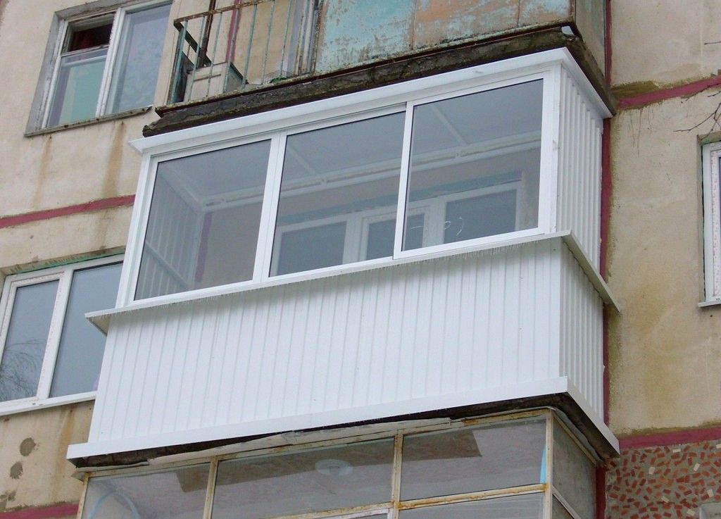 Застекленный балкон в хрущевке фото